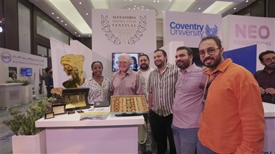 بحضور حسين فهمي .. افتتاح جناح مهرجان الإسكندرية للفيلم القصير في القاهرة 