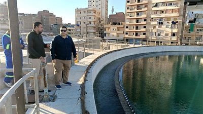 رئيس شركة مياه البحيرة يواصل جولاته الميدانية بتفقد محطة مياه دمنهور التشيكي