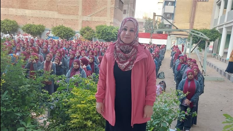 مديرة المدرسة 