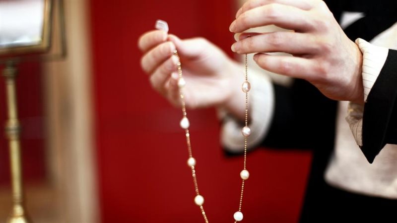 سرقة مجوهرات متجر