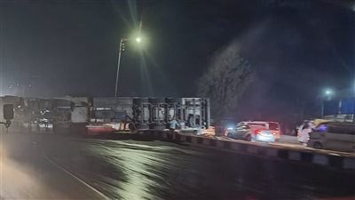 انقلاب تريلا يعطل الطريق الزراعي بالمنوفية دون وقوع إصابات