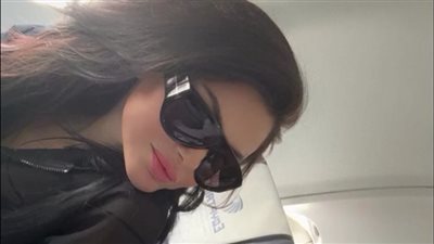 من مكان عمله.. دارين حداد برفقة زوجها الطيار في ظهور جديد