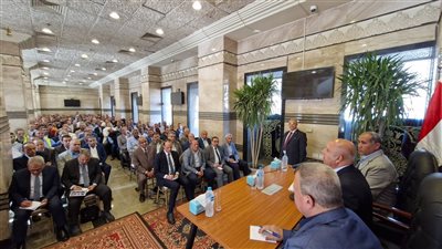 تأكيدًا لـ نيوز رووم.. وزير النقل يكرم عدد من العاملين بالسكة الحديد بمحطة مصر