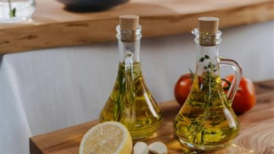 زيت الزيتون أم الزيوت النباتية .. أيهما يحافظ على صحة قلبك؟ 	