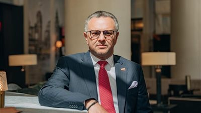 مبعوث ترامب يدعو لهدنة إنسانية 3 أشهر لإنقاذ المدنيين في السودان