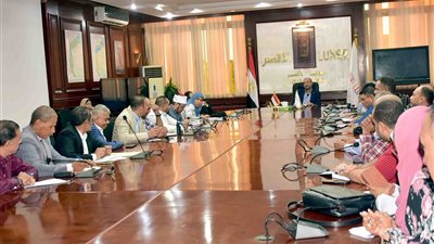 اجتماع تنسيقي لمتابعة استعدادات الأقصر للاحتفال بعيدها القومي السادس عشر