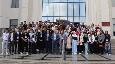 مشاركة لافتة لطلاب بني سويف الأهلية في أكبر تجمع علمي لتركيبات الأسنان 