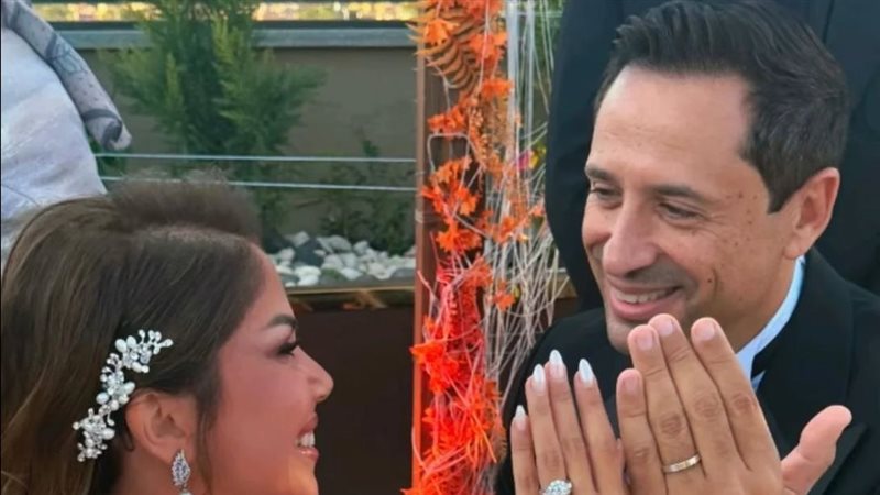 أحمد سالم وزوجته