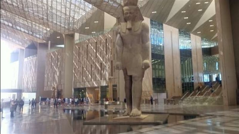 تمثال الملك رمسيس