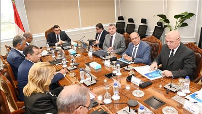 وزيرالإسكان يتابع الموقف التنفيذي لمشروعات المرحلة الأولى لمبادرة 
