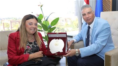 المشرف العام على 