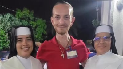 يتصدر التريند..الممثل السوري أويس مخللاتي يترك الديانة الدرزية ويعتنق المسيحية