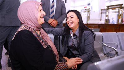 وزيرة التضامن تزور المقر الرئيسي لبنك ناصر الاجتماعي وتتفقد سير العمل