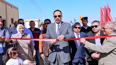 محافظ سوهاج يفتتح مشروع إنشاء وتشغيل شوادر المراغة الجديدة.. صور
