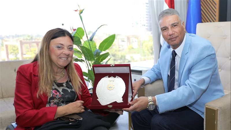 المشرف العام على