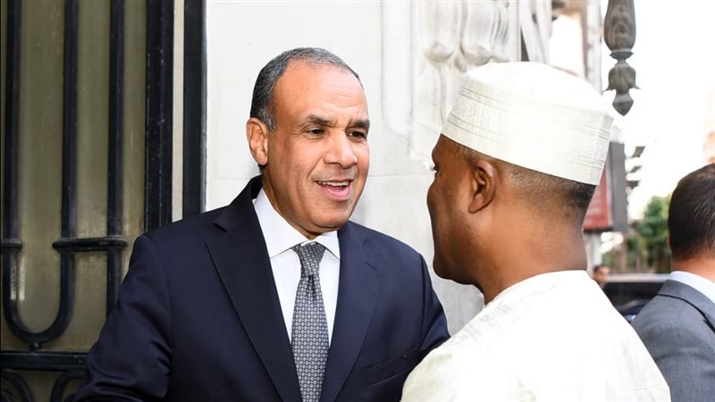 وزير الخارجية يستقبل