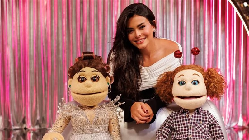 أسماء جلال مع أبلة