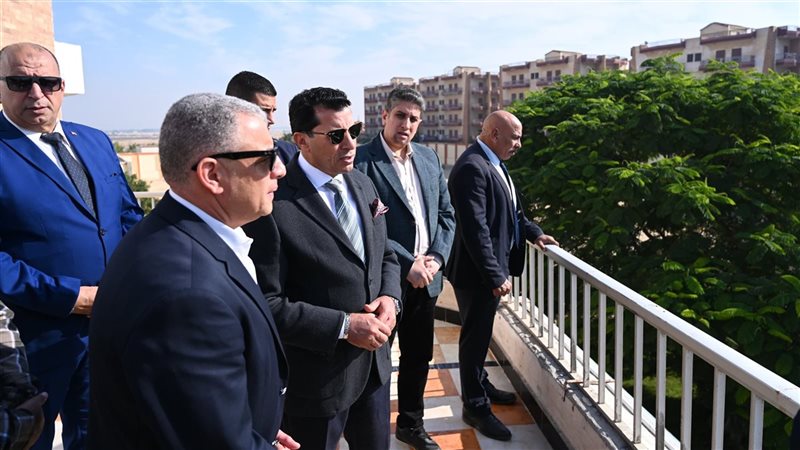 وزير الشباب والرياضة