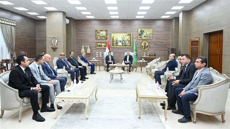 وزير الشباب والرياضة