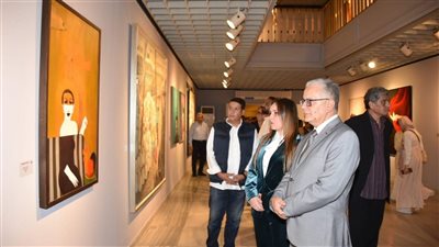 للمرة الأولى بمهرجان القاهرة السينمائي… معرض “كادرات موازية” يجمع بين السينما 