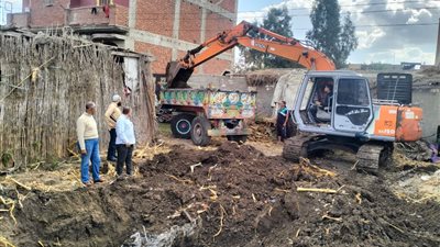 بتوجيهات المحافظ.. «محليات البحيرة» تشن حملة لإزالة التعديات بكوم حمادة