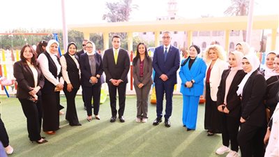 وزيرة التضامن ومحافظ الفيوم يتابعان المشروعات الإنتاجية لمصنع الغزل والنسيج 