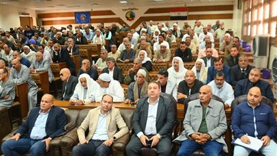 اجتماع موسع بين مزارعى البحيرة وشركة 