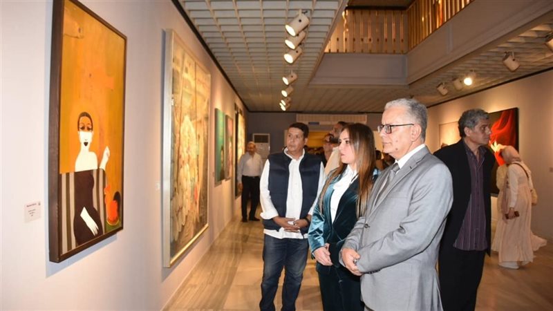  معرض “كادرات موازية