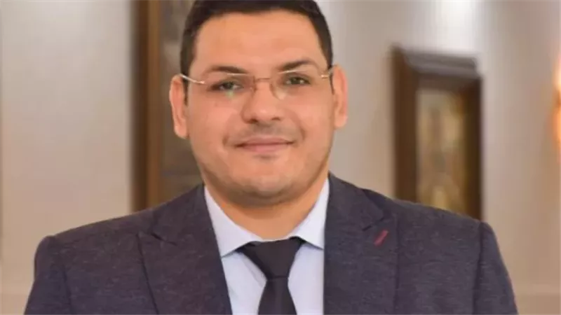 الدكتور أحمد سالم،