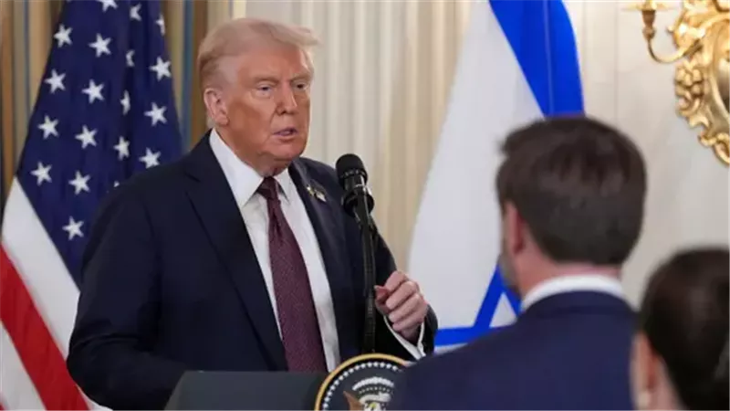 الرئيس الأمريكي دونالد