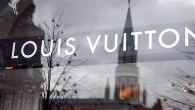 تبلغ 300 ألف يورو.. سرقة كبيرة في متجر لويس فويتون بوسط روما