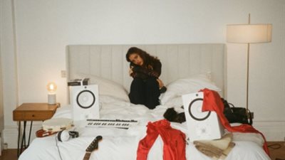 متوقف على فرط الحركة لدي.. جنا عمرو دياب تروج لأغنية جديدة