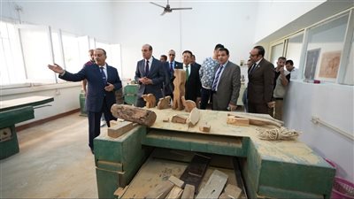 محافظ أسيوط يصطحب وفد المحكمة العربية للتحكيم الدولي لتفقد اللمسات النهائية 