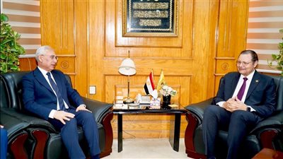رئيس هيئة الاعتماد والرقابة الصحية يبحث مع رئيس جامعة المنيا سبل تعزيز التعاون