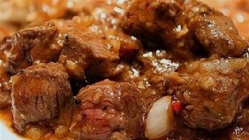 لحمه بالبصل 