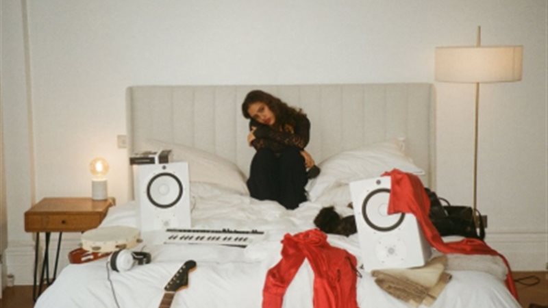 جنا عمرو دياب