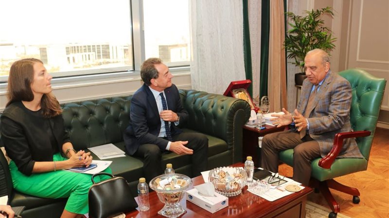 الدكتور محمود عصمت