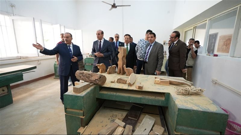 محافظ أسيوط 