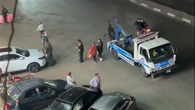 لمنع الإزدحام بالطريق.. حملات مرورية بجسر السويس لضبط المخالفين 