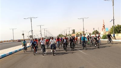 إنطلاق سباق الدراجات بمشاركة محافظ السويس ومنتخب مصر في الدراجات و50 متسابقا 