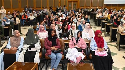 رئيس جامعة أسيوط يشهد انطلاق اليوم العلمي الأول لقسم طب الأطفال 