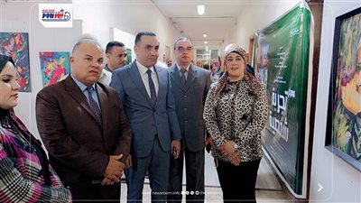 مدير تعليم الفيوم يشهد عرض 