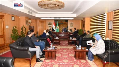 محافظ الفيوم يناقش آليات تطوير منظومة إدارة الأصول الاستثمارية بالمحافظة