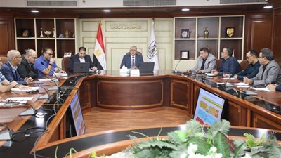 سكرتير عام بنى سويف يترأس اجتماع مجموعة العمل بموازنة البرامج والأداء 