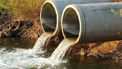 أهالي قرية الخياطة في عزبة اللحم بدمياط يطالبون بحل فوري لغياب الصرف الصحي 