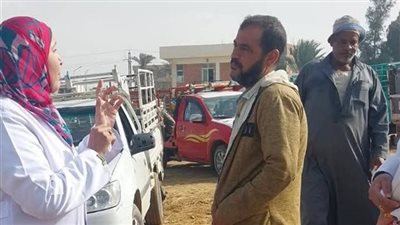 بيطري السويس تتابع تحصين الحيوانات الحية بسوق قرية كبريت ضد الحمي القلاعية 