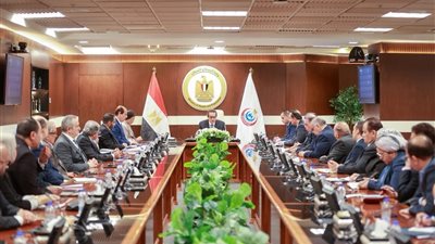 وزير الصحة يترأس الاجتماع الدوري لقيادات الوزارة ويشيد بنجاح مؤتمر الصحة 