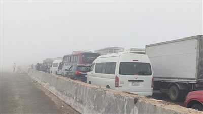 الشبورة الكثيفة تتسبب في غلق بوابات الخطاطبة وتوقف الحركة على الطريق الإقليمي