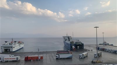 تداول 15 ألف طن و875 شاحنة بضائع عامة ومتنوعة بموانئ البحر الأحمر