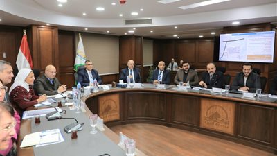 محافظ الجيزة يناقش المراحل النهائية للمخطط التفصيلي لمنطقة عزبة الصفيح